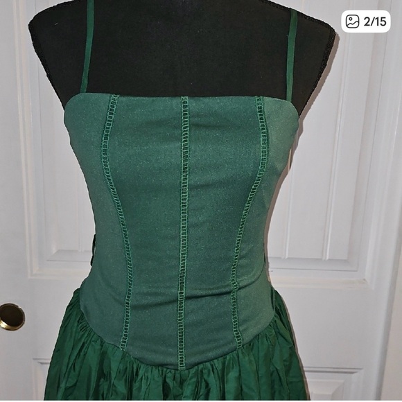 Commense Dresses & Skirts - NWT Commense Serendipity Emerald Green Dress With Adjustable Straps